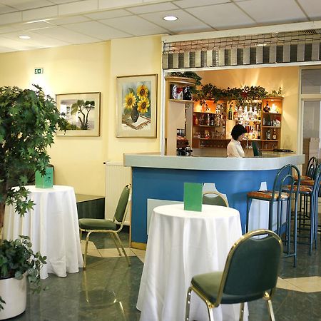 Hotel Bara Junior Budapeste Restaurante foto